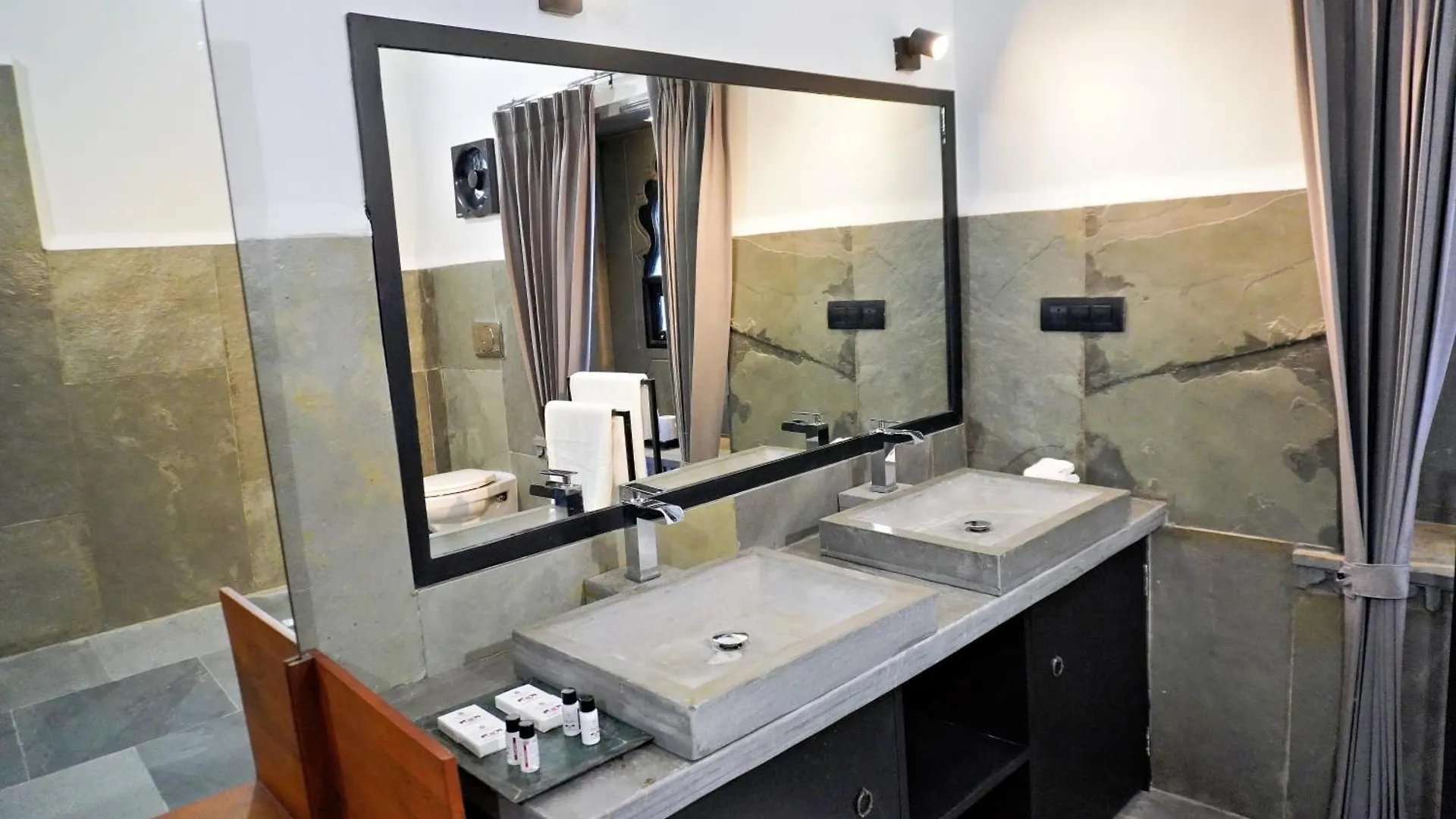 Madri Retreat - Heritage Boutique Hotel With Pool Udajpur 4*,