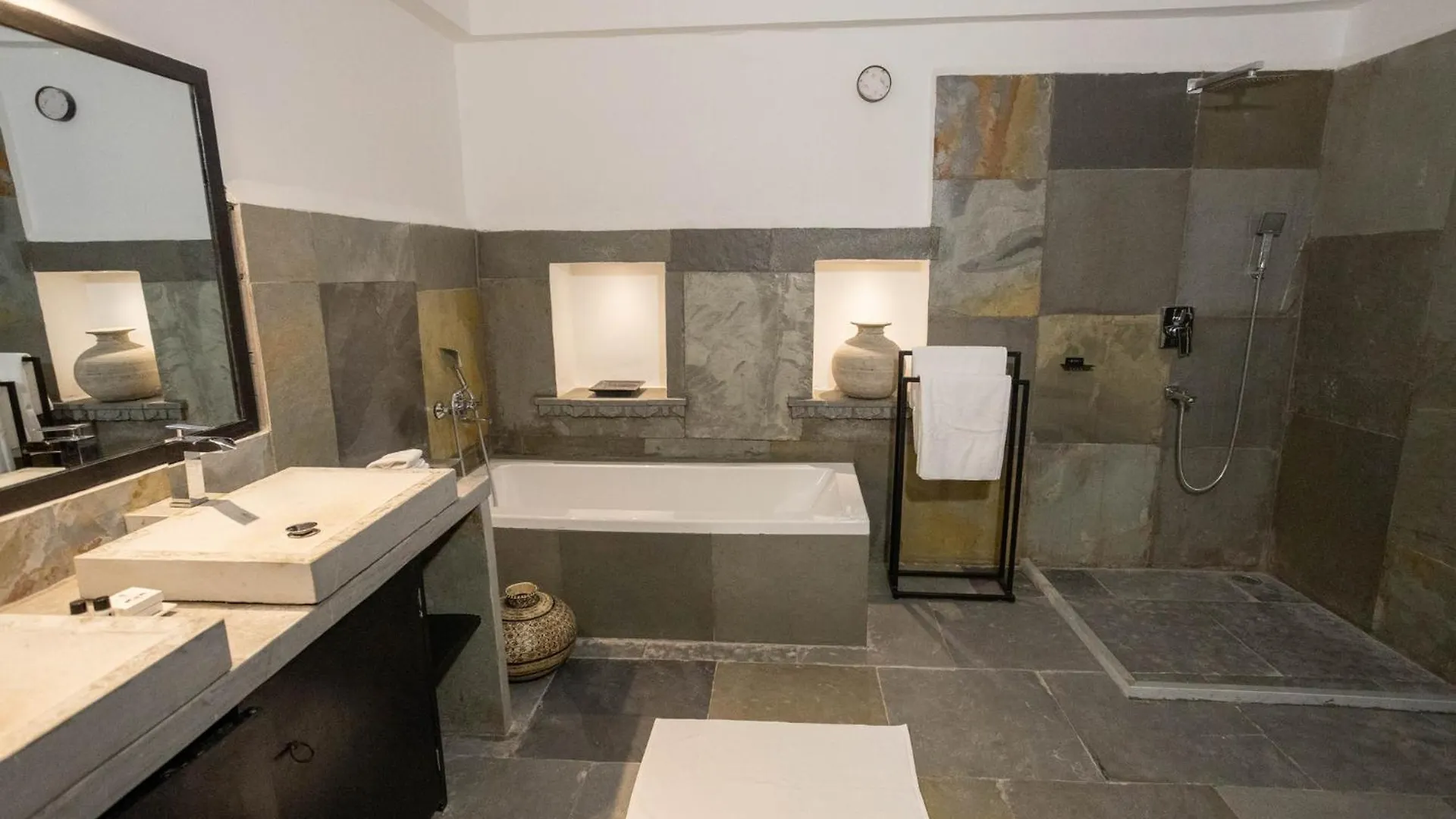 Madri Retreat - Heritage Boutique Hotel With Pool Udajpur Indie